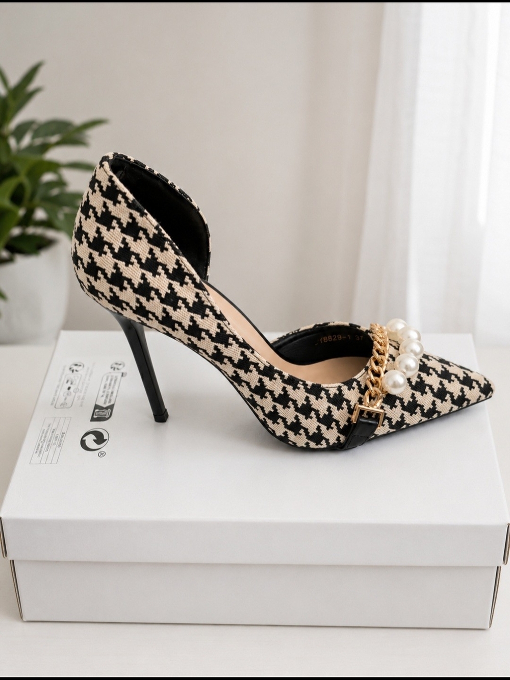 STYLEWE Houndstooth Pearl-Chain Pointed Stiletto Pump - Black & Cream